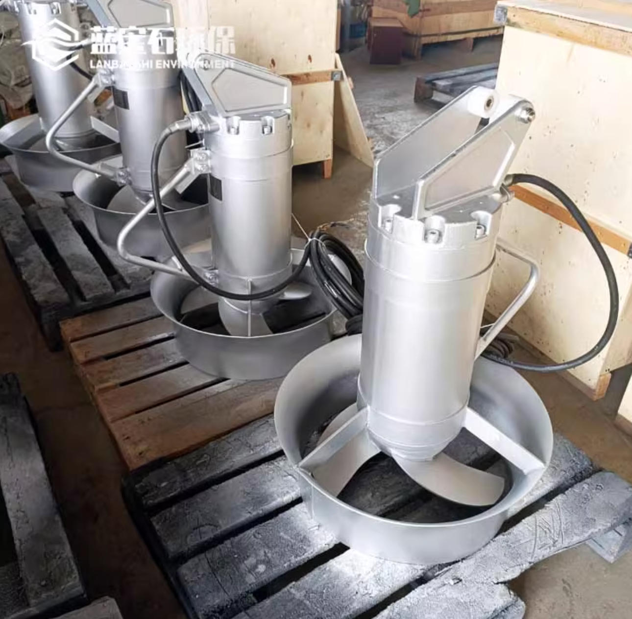 不銹鋼潛水?dāng)嚢铏C(jī)適用于哪些環(huán)境？專業(yè)選型與應(yīng)用環(huán)境深度解析